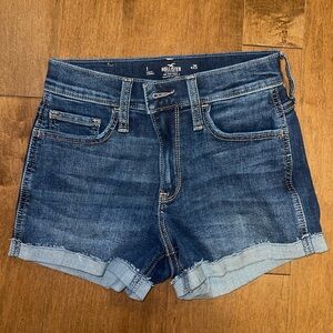 NWN Hollister size 1. Hollister dark jean  shorts!